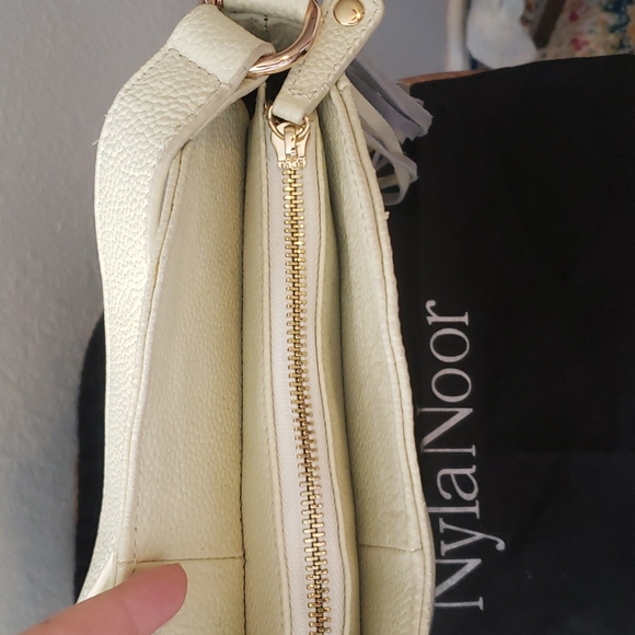 Nyla Noor Off-White Soho Tote - Picture 5 of 13